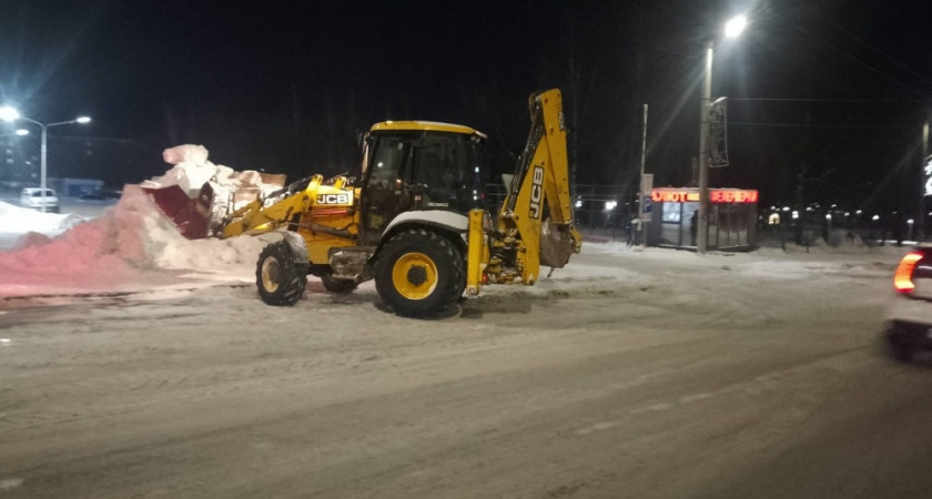Опубликован график вывоза снега в Кирове на 15-18 декабря