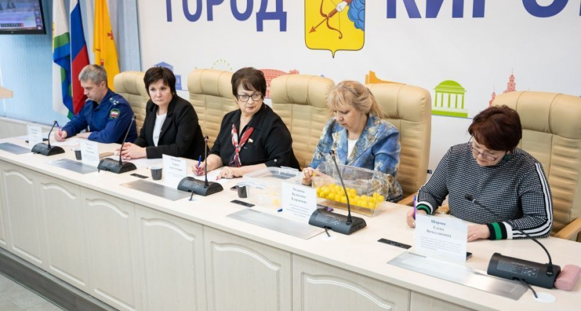 В Кирове перед Новым годом еще 66 детей-сирот получат ключи от собственных квартир