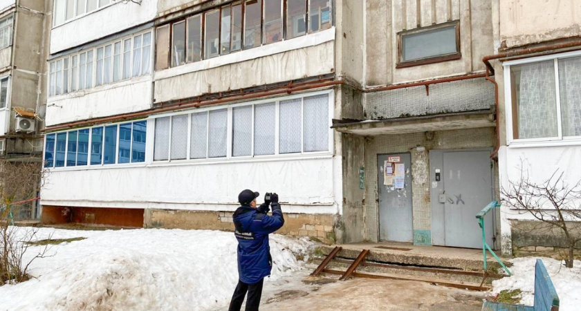 Жительница Кировской области вытолкнула гостя из окна: мужчина погиб
