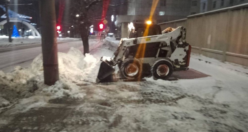 Где лучше не оставлять свои машины в Кирове 28 и 29 декабря: опубликован график уборки снега