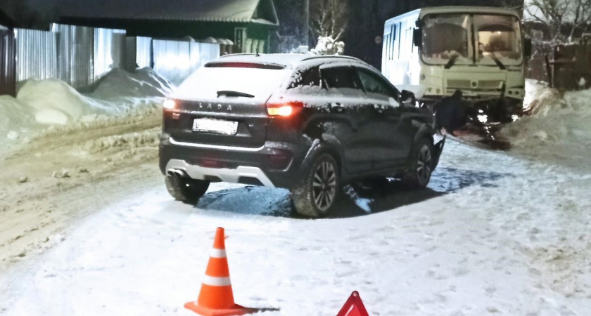 В Кирове в ДТП с автобусом пострадала 49-летняя женщина