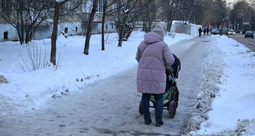 Заксобрание Кировской области приняло законопроект о выплатах за первого ребенка