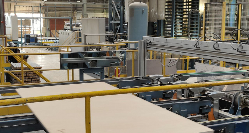 оборудование для скалолазания. джокер оборудование для магазинов. оборудование для магазина одежды. рейлинги для торгового оборудования. торговая система вертикаль.