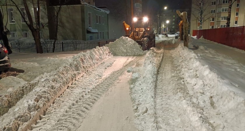 Где кировчан просят не оставлять свои авто: список территорий, откуда вывезут снег 29-30 января