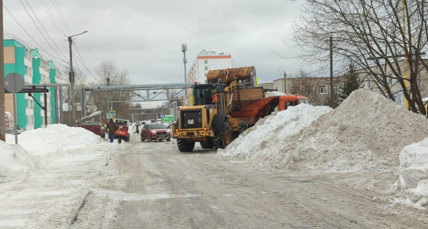 Не мешайте уборке снега: где кировских водителей просят не оставлять свои авто