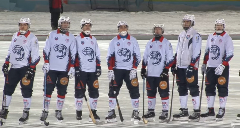Хоккеисты кировской "Родины" проиграли матч в Новосибирске