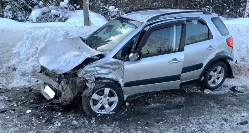 В Кирове на Щорса в массовом ДТП пострадали два человека