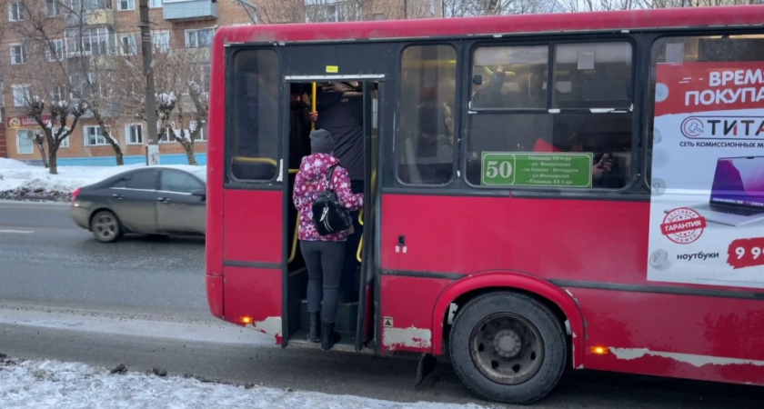 Кировские чиновники лично проверили работу общественного транспорта после жалоб