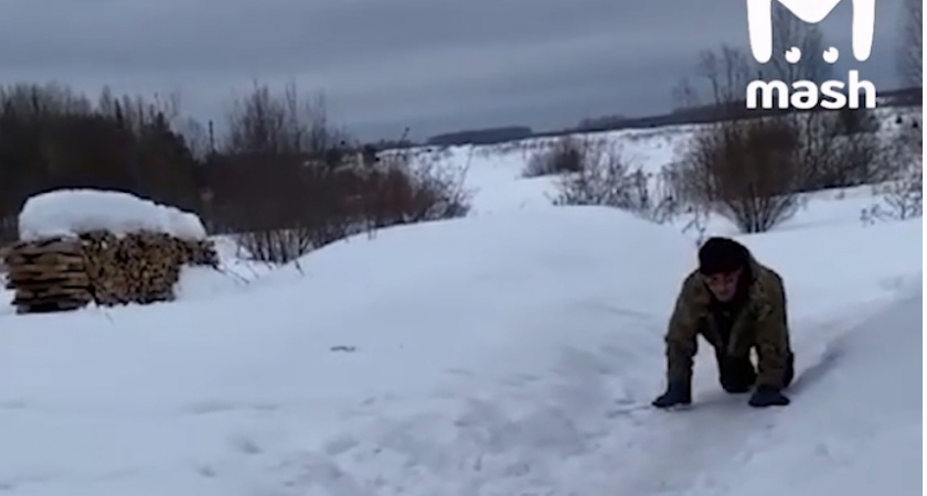 В Кировской области мужчина без ног вынужден ползком добывать себе воду