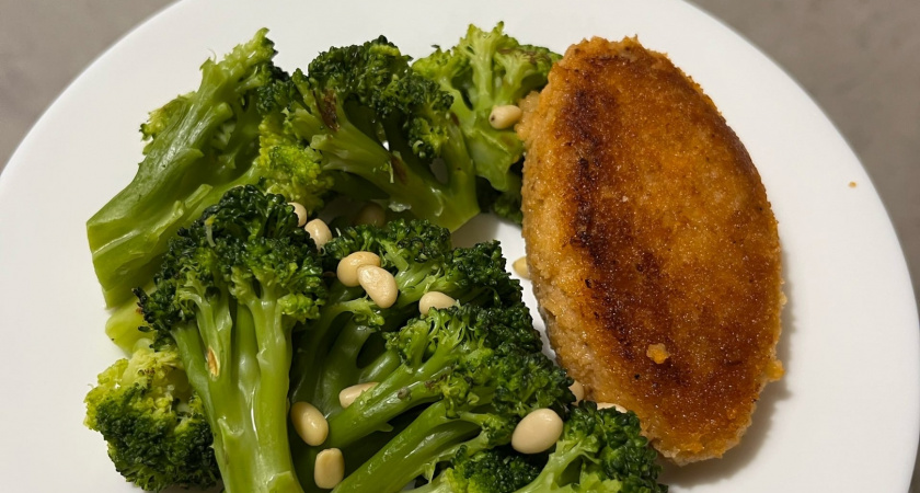 Всего один ингредиент, и котлеты становятся сочными и пышными: есть на каждой кухне