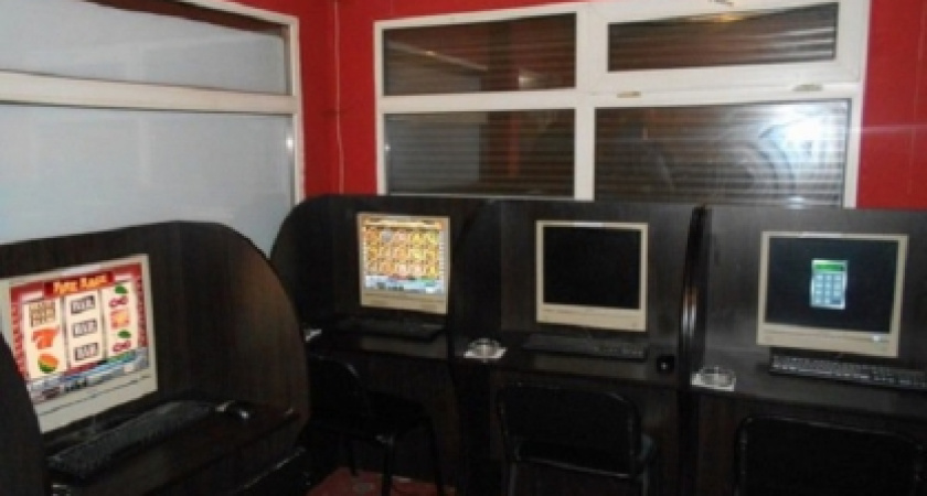 Кировчанка организовала салон азартных игр на Карла Маркса