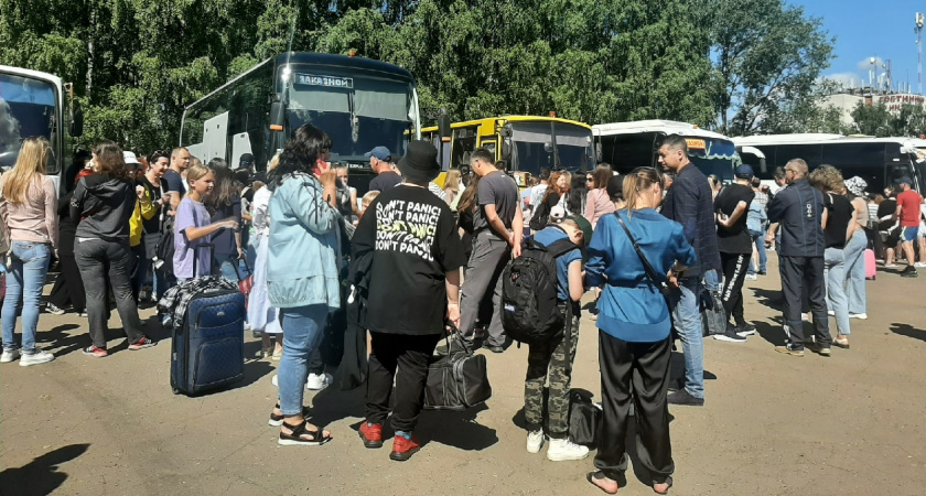 В детских лагерях Кировской области затронут темы патриотизма, семьи и 650-летия города