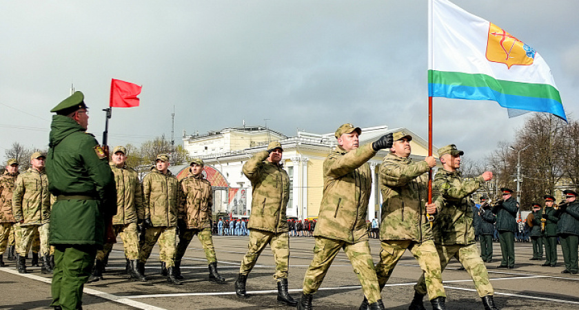 В Кирове прошла генеральная репетиция парада на Театральной площади