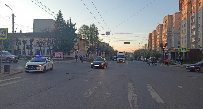 Кировчанка на BMW сбила 15-летнего подростка на велосипеде на улице Ленина