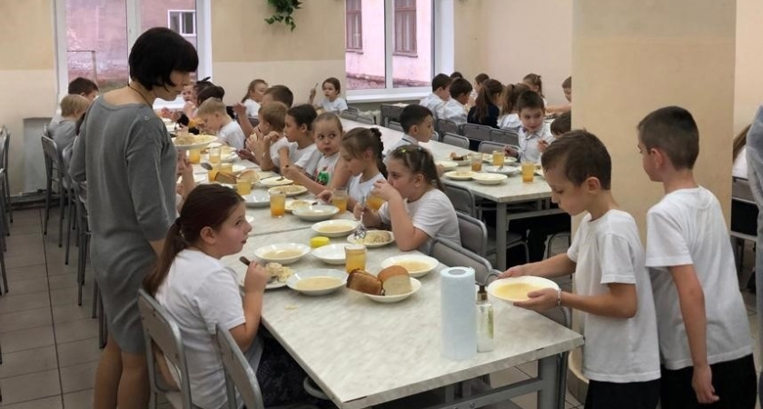 Кировская прокуратура выявила более 170 нарушений при организации питания детей