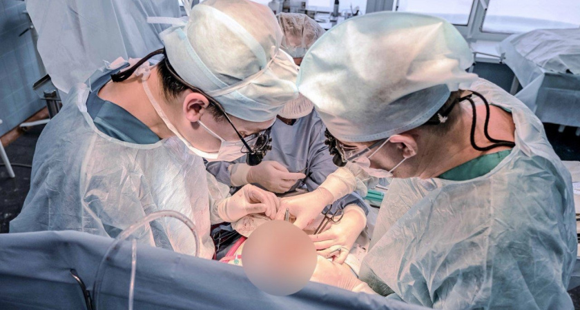 Кировские кардиохирурги спасли жизнь 30-летнему дальнобойщику