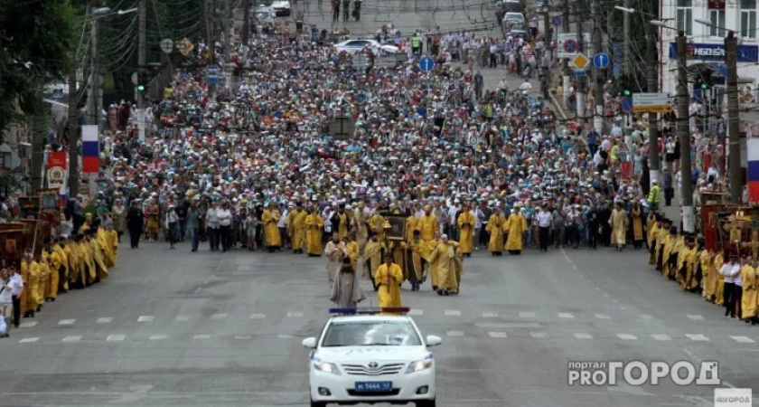 Кировчанам назвали улицы, которые перекроют из-за Великорецкого крестного хода