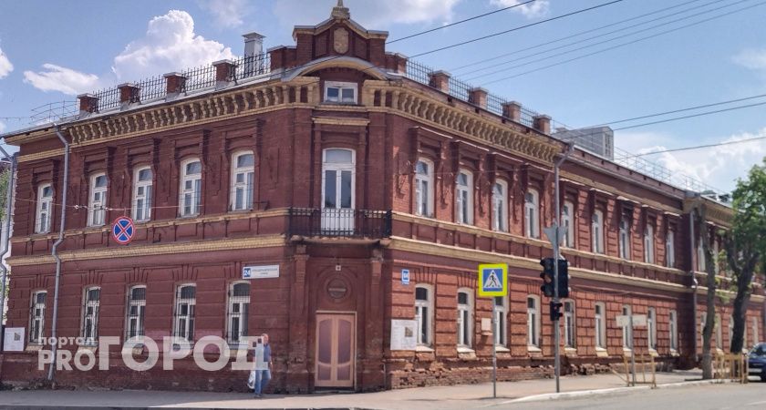 Здание бывшего роддома в центре Кирова сдают в аренду за 2,3 миллиона рублей