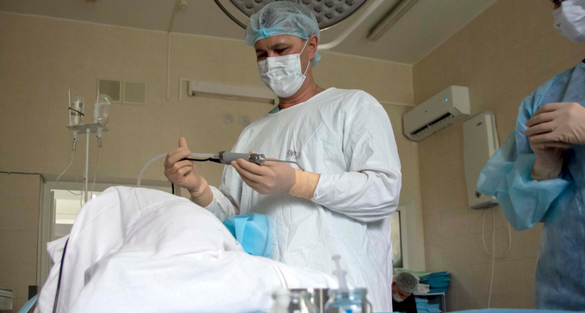 Кировские врачи помогли пациенту, который страдал заложенностью носа 15 лет