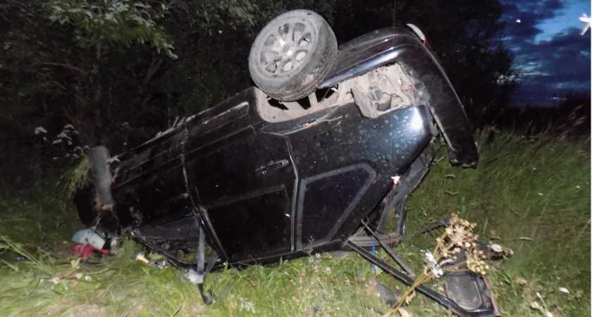В Орловском районе молодой водитель превратил свою машину в груду металлолома