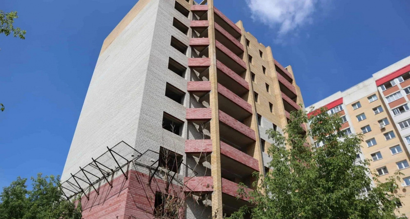 Забытая всеми кировская многоэтажка грозит стать местом непоправимой трагедии