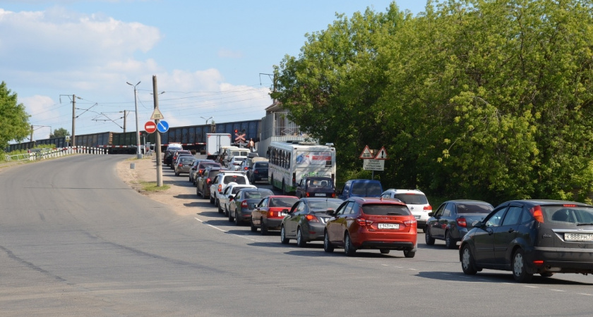 В Кировской области на четыре часа перекроют железнодорожный переезд