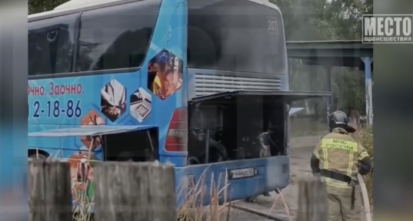 В Орлове вспыхнул автобус: видео