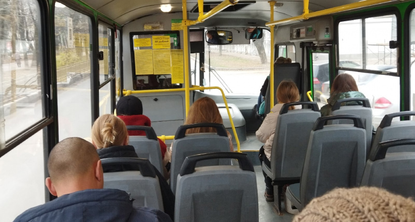 Всего 12 процентов пассажиров автобусов АТП в Кирове экономят на проезде 
