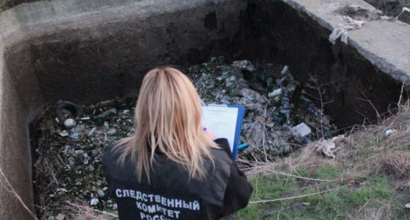 Разлагающийся труп нашли в выгребной яме: житель Кировской области несколько лет скрывал страшную тайну