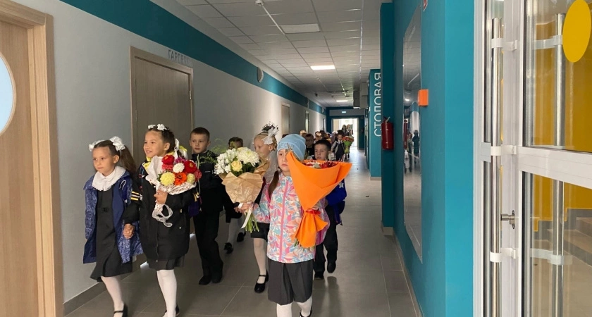 Фото к статье: На линейку в другой день: изменена дата начала учебного года в школах из-за ситуации в стране