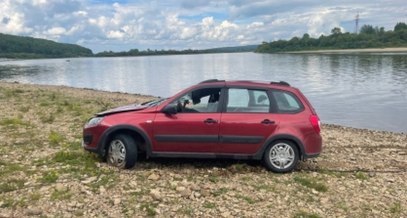 В Советском районе автомобилист утонул в реке вместе с машиной