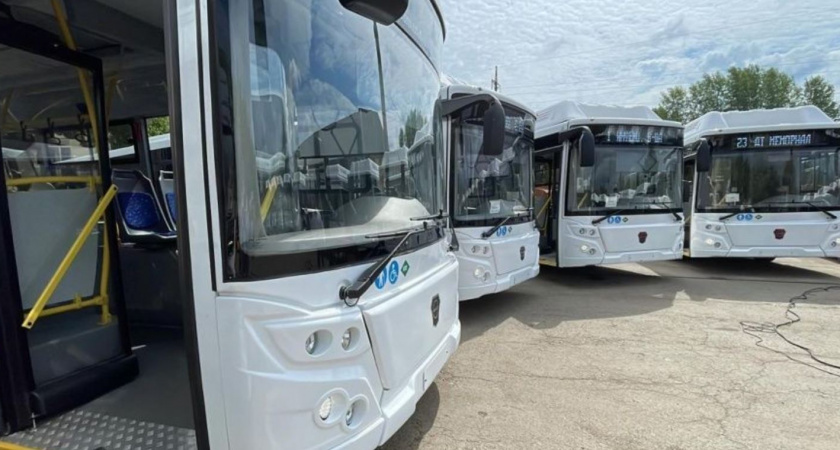 В Кирове подняли зарплату водителям автобусов и троллейбусов