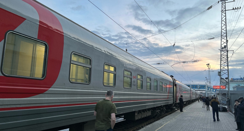 В поезде Горьковской железной дороги нашли меч и шпагу