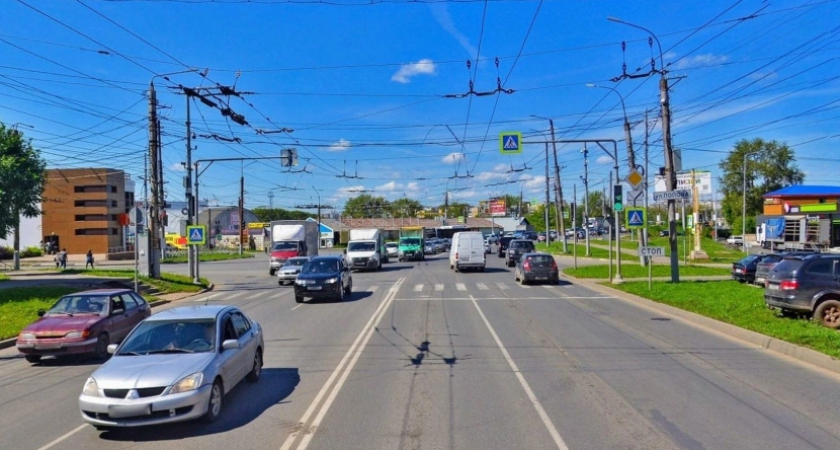 В Кирове изменили схему движения на проблемном перекрестке: мнение водителей