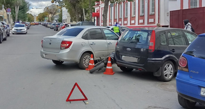 В Кирове несовершеннолетний мотоциклист получил травмы в жестком ДТП