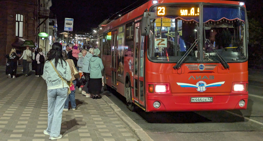 В Кирове ищут водителей автобусов: предлагают от 70 тысяч рублей и пенсию в 55