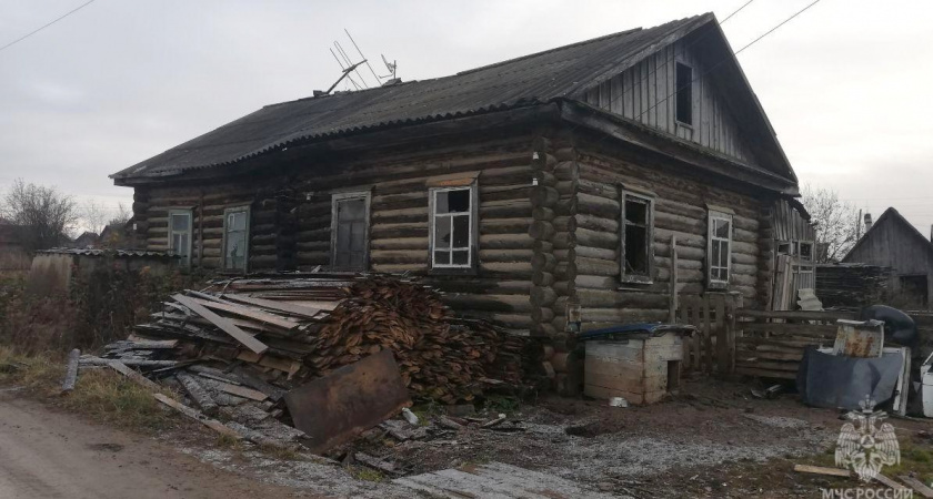 Жительница поселка Афанасьево плеснула в печь бензином и осталась без крова