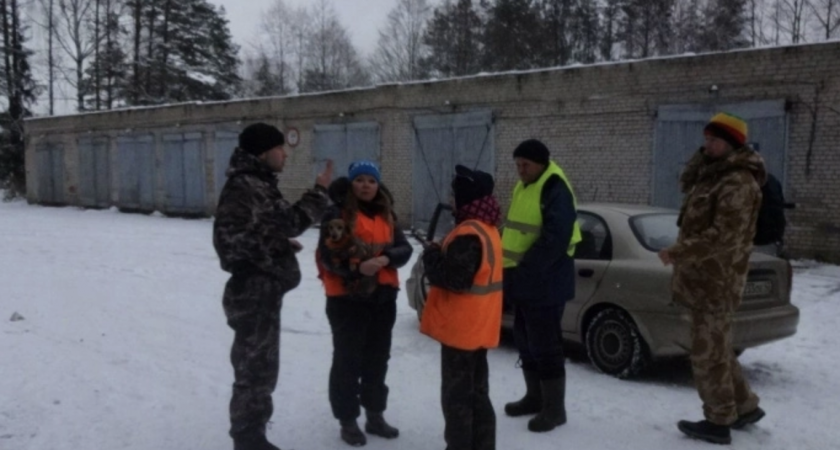 В Кировской области ищут пропавшую 14-летнюю девочку-подростка в красной толстовке 