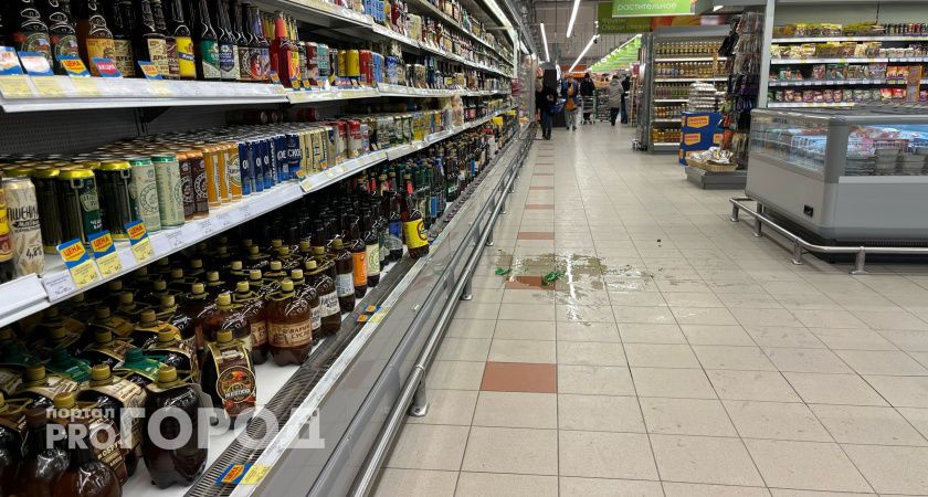 В одном из кировских магазинов поймали молодого любителя бесплатной выпивки 