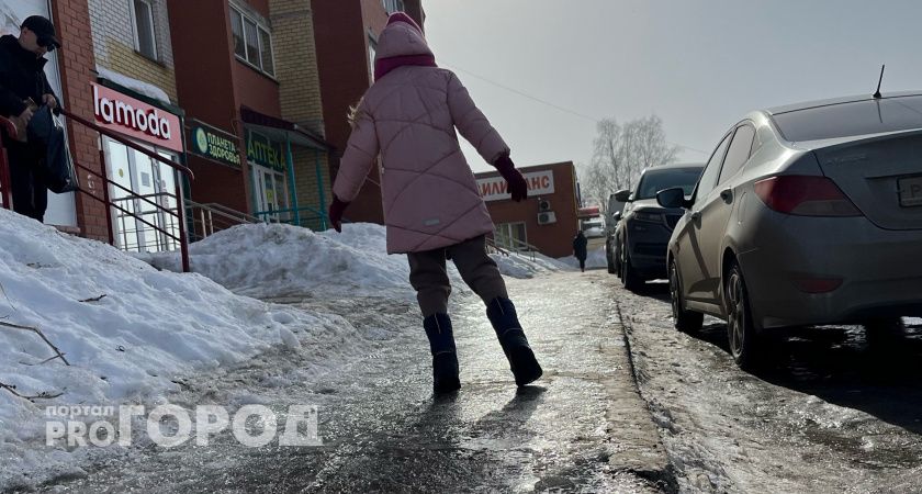 27 кировчан, в числе которых трое детей, оказались в больнице, поскользнувшись на льду 