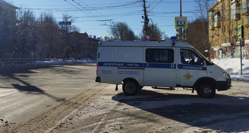 Ударом в голову и кражей сумки обернулось новое знакомство для кировчанки