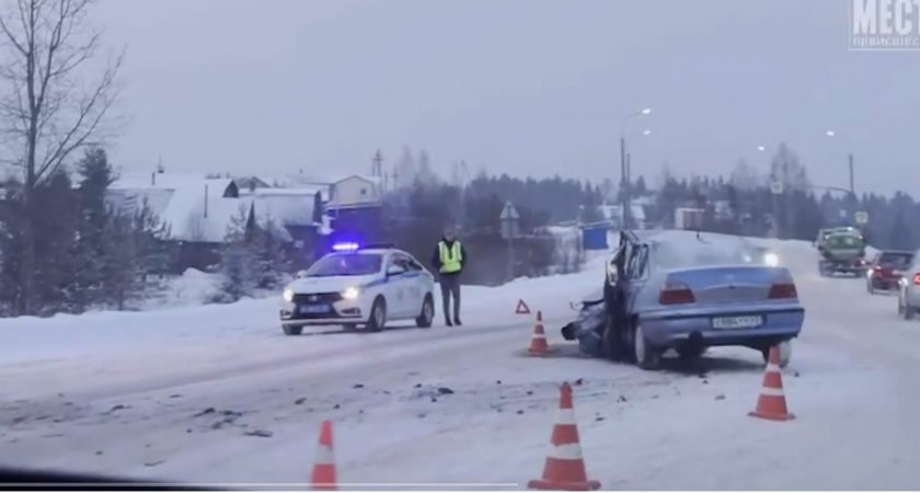 Две легковушки сошлись в жестком ДТП в Нововятском районе