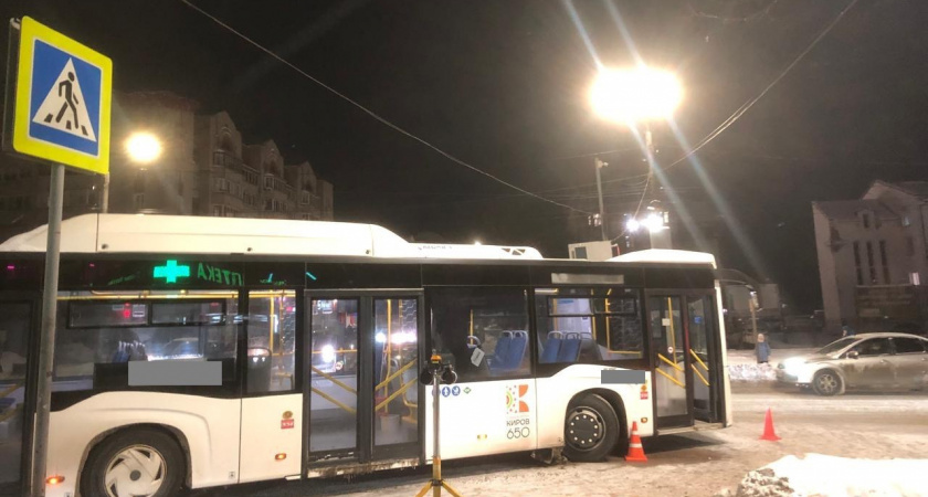 В Кирове на улице Ленина городской автобус сбил 86-летнего пешехода