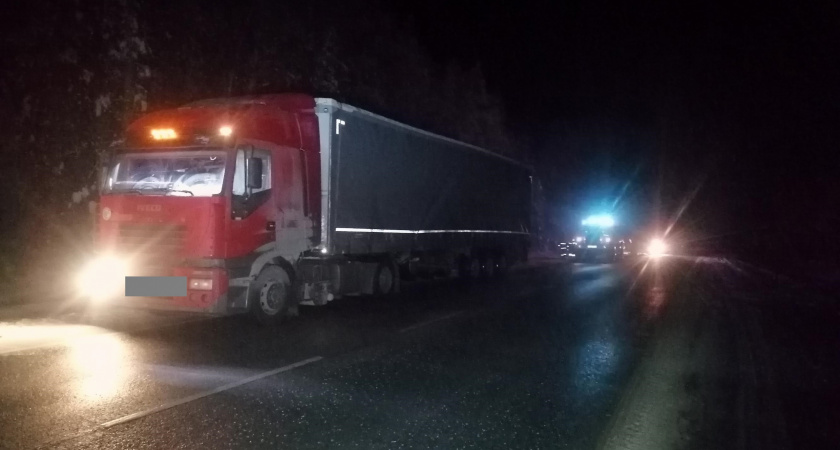 На федеральной трассе в Белохолуницком районе фургон столкнулся с фурой