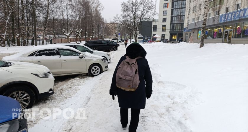 Злоумышленники склоняли кировскую пенсионерку поджечь банк