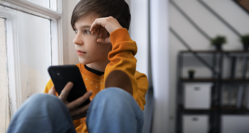 Как мошенники обманывают детей: топ-3 схемы