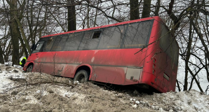 В мэрии Кирова пообещали тщательно расследовать ДТП с городским автобусом
