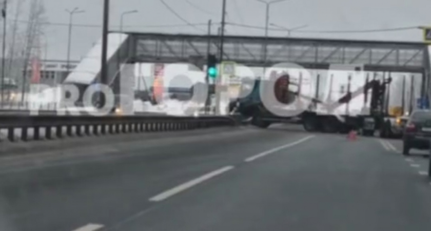 На Советском тракте случилось ДТП с четырьмя машинами: известны подробности