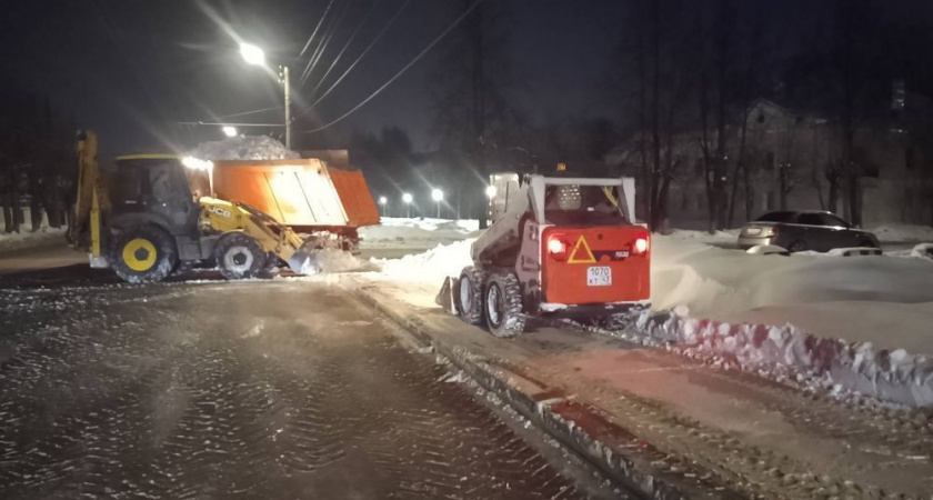 Кировчан просят убирать авто из зон уборки снега: список улиц на 17-18 февраля