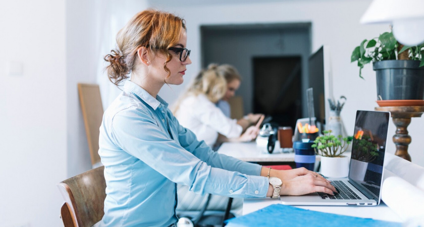 Россияне поддерживают необходимость отказа от зарубежного ПО в крупных компаниях